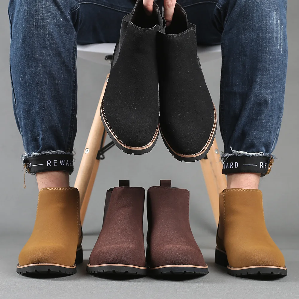 Chelsea Boots Suede - รองเท้าบูทหุ้มข้อผู้ชาย สไตล์อังกฤษ หนังกลับ หนังแท้ แฟชั่น รองเท้าเชลซี