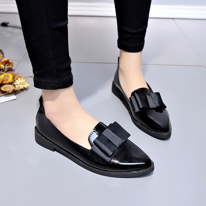 รองเท้าส้นเตี้ยหนังแก้วสีดำ/สี - Dress Shoe Pointed บทวิจารณ์และราคา