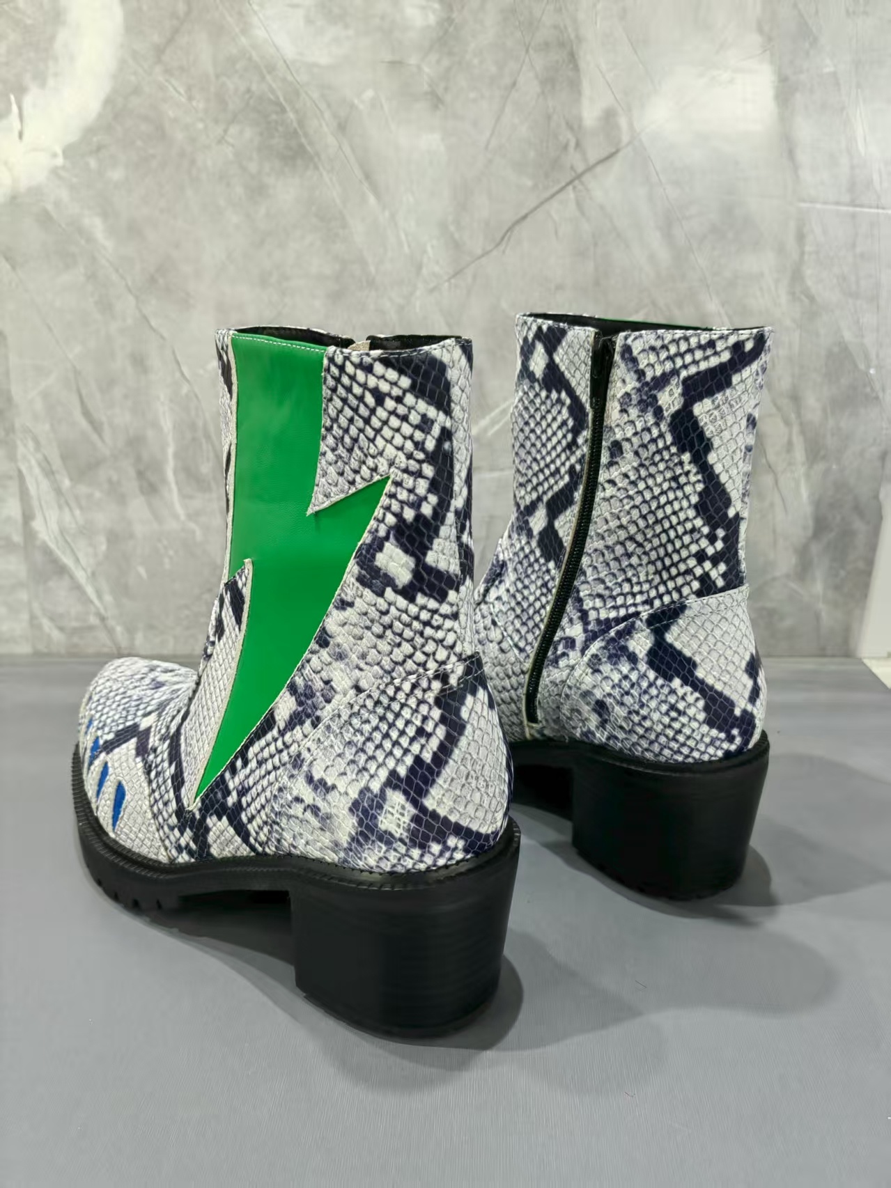 รองเท้าบูทข้อเท้าลายหนังงูสไตล - Men Shoes Rebel บทวิจารณ์และราคา