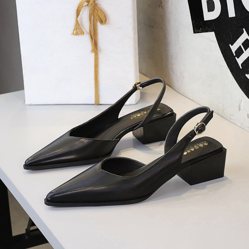 สายรัดขาตั้งกล้องด้านหลังชี้นิ - Dress Shoe Pointed บทวิจารณ์และราคา