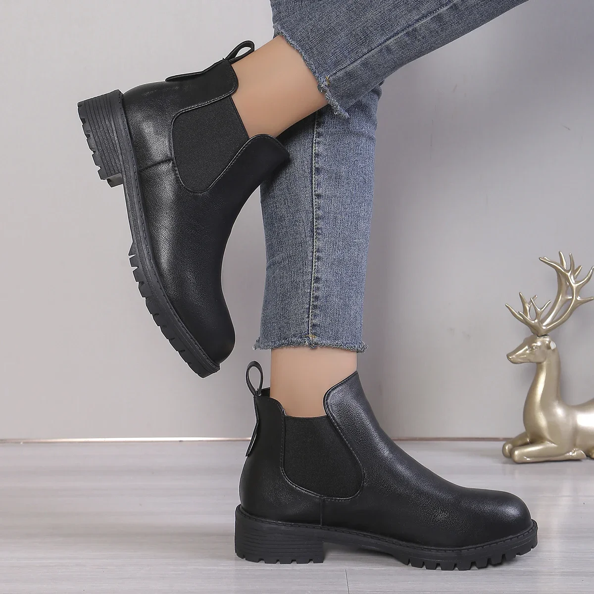 ผู้หญิงสบายๆเชลซีรองเท้าข้อเท้ - Chelsea Boots Suede บทวิจารณ์และราคา